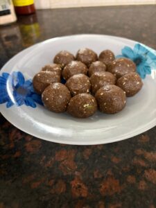 Healthy Ragi Chocolate Ladoo (No Refined Sugar) Ragi Chocolate Ladoo